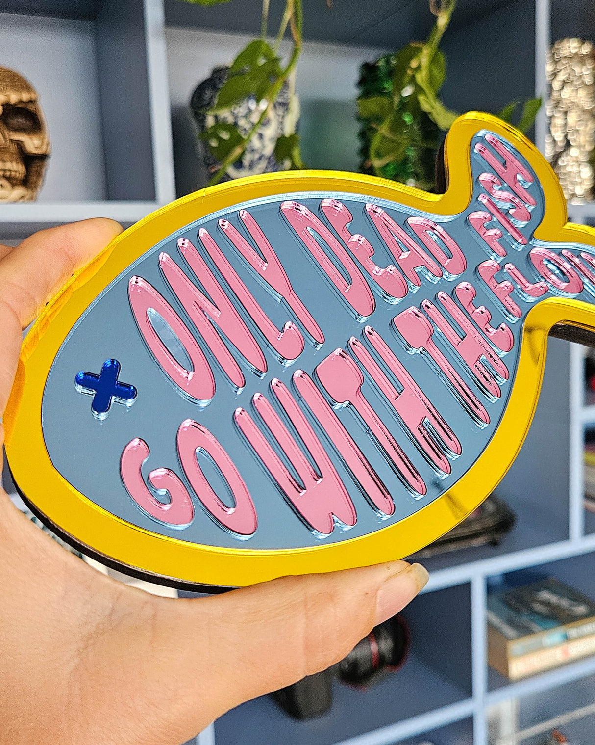 Wall art Spiegel Only dead fish Licht blauw Geel Roze-Txt-Studio Inktvis
