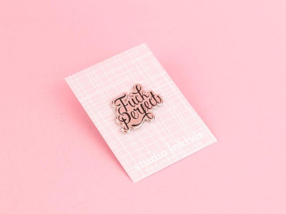 Pin Fuck perfect zwart-Studio Inktvis-Studio Inktvis