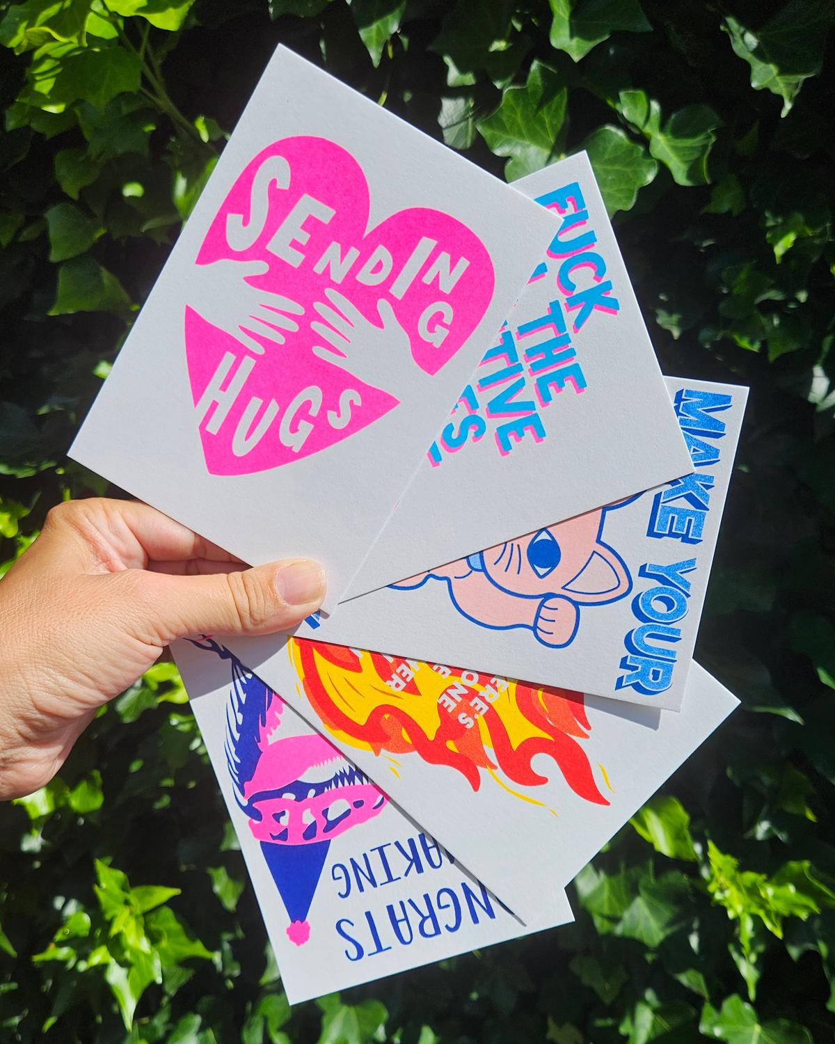 Riso print Sending Hugs-Ansichtkaarten-Fun-Studio Inktvis