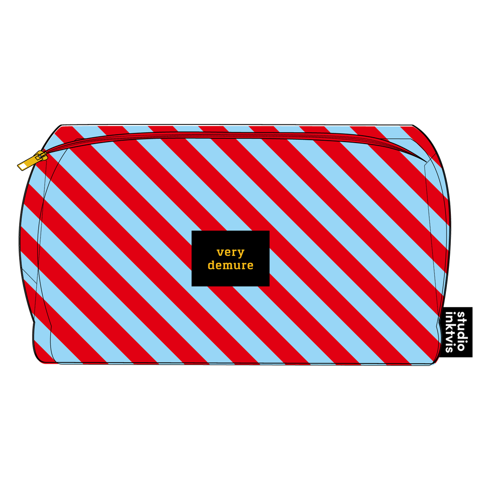 Tasje Very demure rood licht blauwe streep van teddy stof-Toilettas-Txt-Studio Inktvis