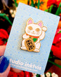 Pin Maneki Neko wit gelukskat-Pins-Fun-Studio Inktvis