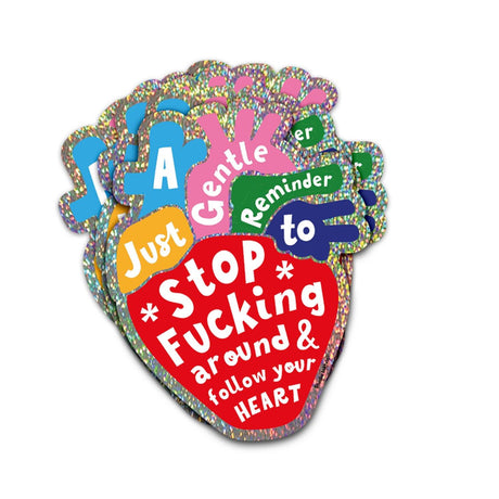 Kleurrijke holografische glitter sticker in de vorm van een hart met motiverende tekst