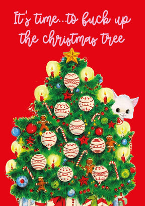 Vintage kerstkaart met rode achtergrond, groene kerstboom, ornamenten, en een ondeugende witte kat.