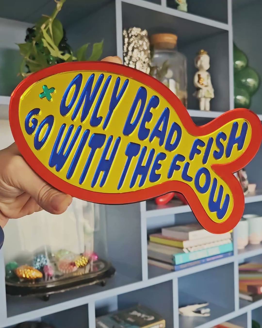 Art spiegel Only dead fish mirror acrylic