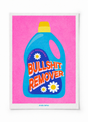 Riso art print op 300g Gmund-papier met een blauwe 'Bullshit Remover' fles op een roze achtergrond. 13x18 cm.