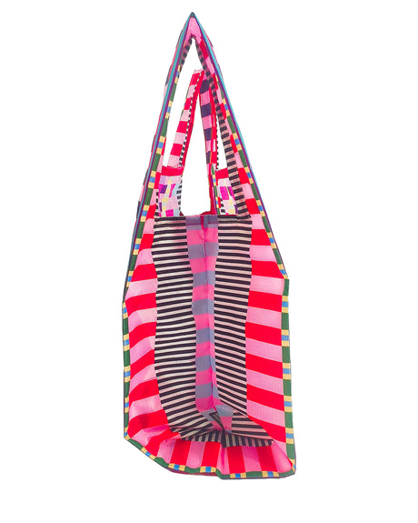 Kleurrijke Stripe Circus rPET shopping bag met roze, rode en zwart-witte strepen.