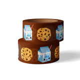 Twee rollen bruine washi tape met schattige kawaii melkpakjes en chocoladekoekjes.